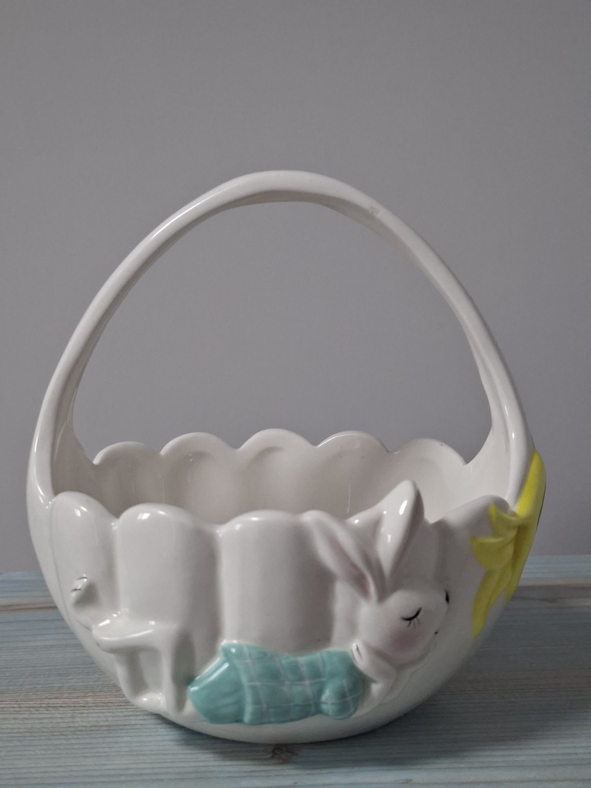 Цукерниця/кашпо Зайчик з квіткою,  колір -  білий 